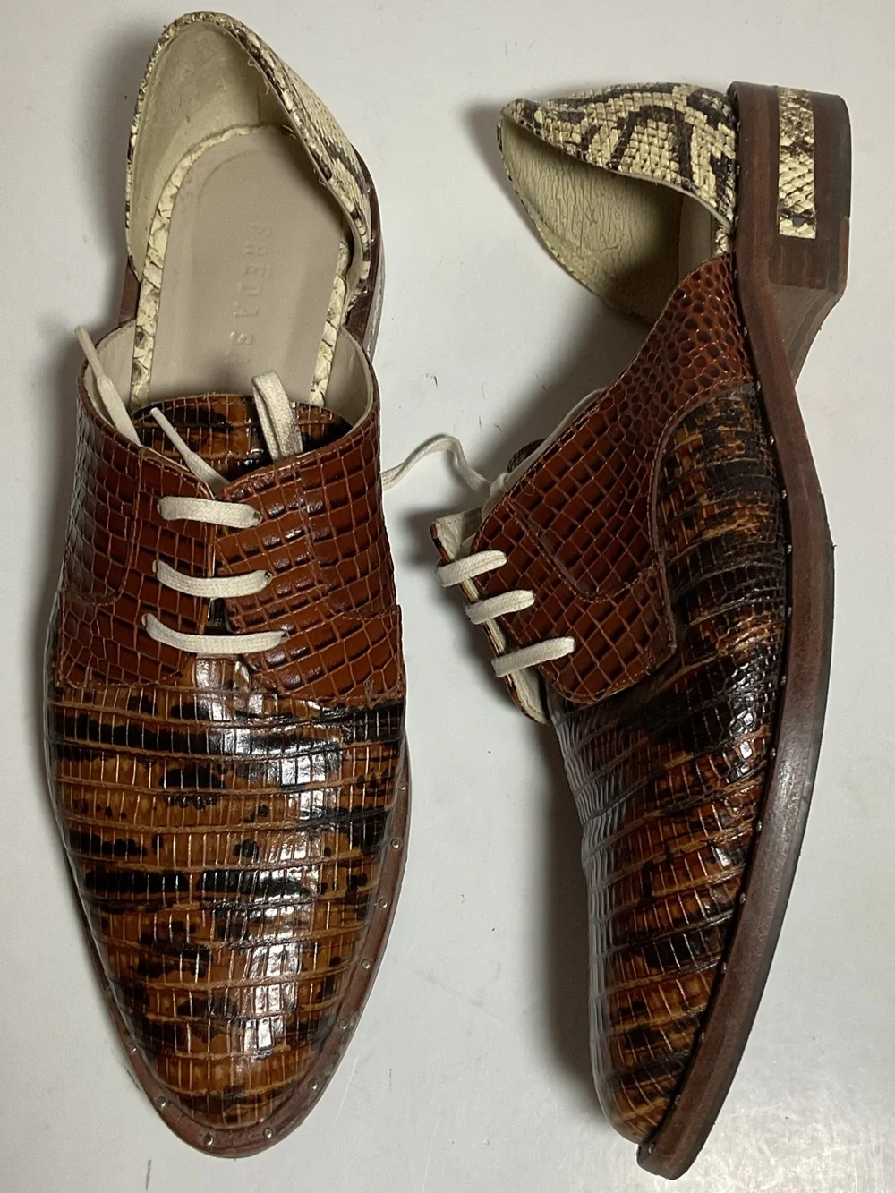 Freda Salvador Wit D’Orsay Leather Oxfords Croc Snakeskin